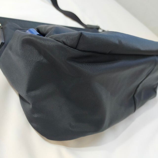 agnes b.(アニエスベー)の美品　アニエスベー　2way ナイロン　トート　ショルダー　バック　黒　青 レディースのバッグ(ショルダーバッグ)の商品写真