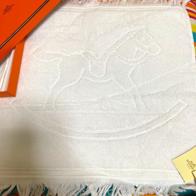 ❤️専用ページです　新品　HERMES ハンカチ　箱付き　レア　ホース柄