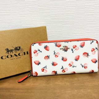 コーチ(COACH)の新品 コーチ チョークマルチ フルーツ柄 プリント  長財布 ラウンドファスナー(財布)