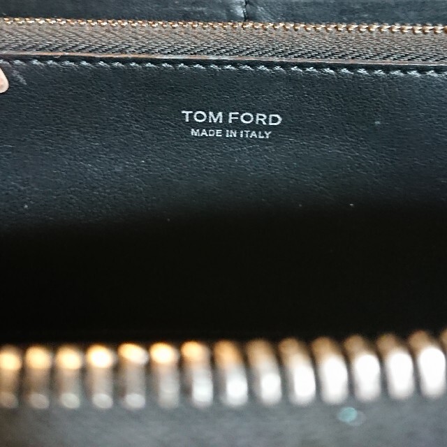 TOM FORD(トムフォード)のトムフォード パイソンレザー ラウンドファスナー財布 レディースのファッション小物(財布)の商品写真