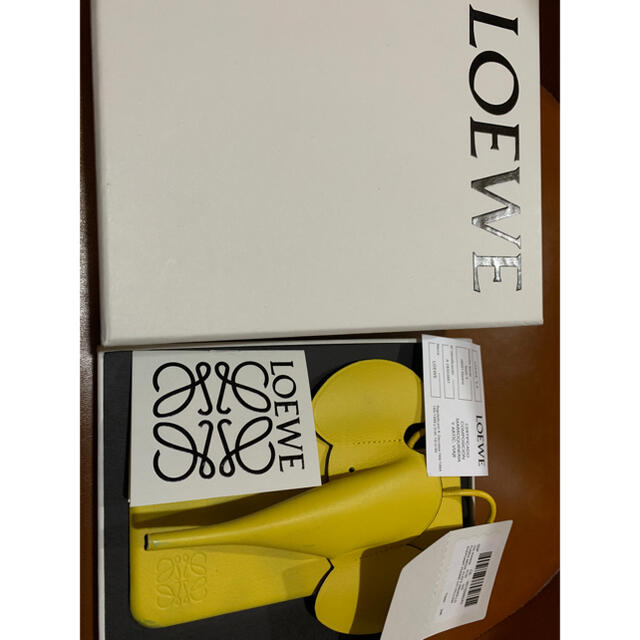 LOEWE(ロエベ)のLoewe ゾウ　iPhone XS Max ケース　中古　黄色　本物 スマホ/家電/カメラのスマホアクセサリー(iPhoneケース)の商品写真