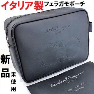 フェラガモ  　セカンドバッグ　クラッチバッグ　レザー  シボ革　ブラック　金具