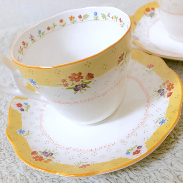 Noritake 新品ノリタケ ペアマグカップ＆ソーサー トゥルーラブ 黄色花柄