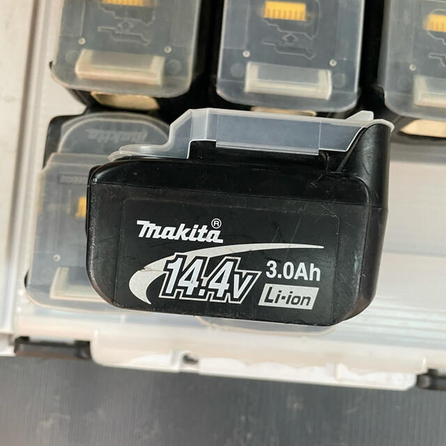 Makita(マキタ)のマキタmakita純正品バッテリー スマホ/家電/カメラのスマートフォン/携帯電話(バッテリー/充電器)の商品写真