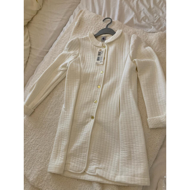 PETIT BATEAU(プチバトー)のセール🎈　新品未使用　プチバトー 128cm 8ans 薄手コート キッズ/ベビー/マタニティのキッズ服女の子用(90cm~)(ジャケット/上着)の商品写真