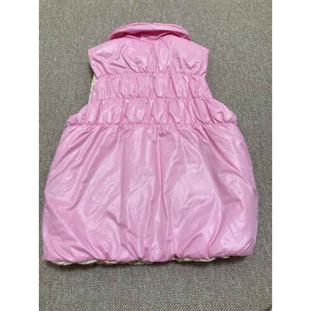 mikihouse(ミキハウス)の☆ミキハウス☆ リバーシブルダウンベスト  130cm キッズ/ベビー/マタニティのキッズ服女の子用(90cm~)(ジャケット/上着)の商品写真