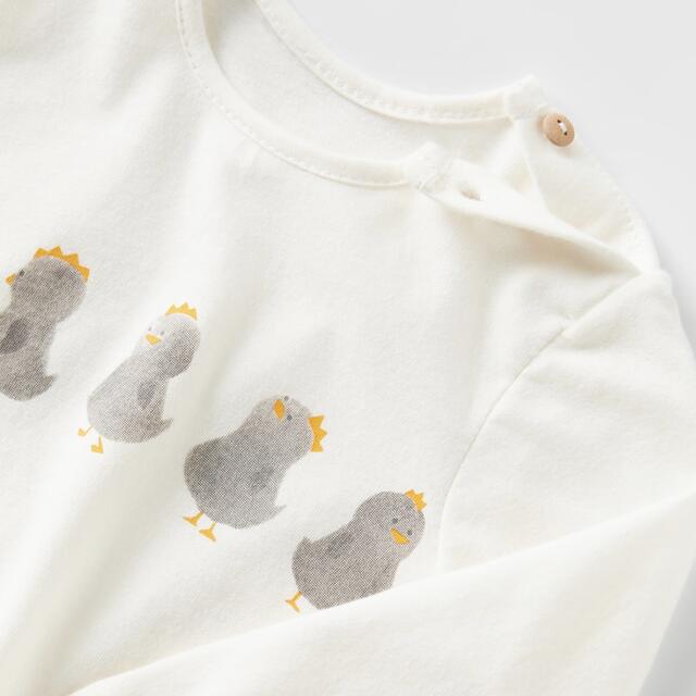 ZARA KIDS(ザラキッズ)のZARA ひよこプリントロンパース キッズ/ベビー/マタニティのベビー服(~85cm)(ロンパース)の商品写真