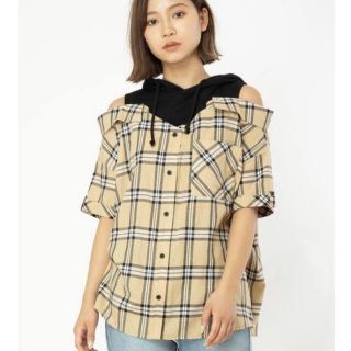 セシルマクビー(CECIL McBEE)の肩出し チェックシャツ  リボンビスチェ(シャツ/ブラウス(半袖/袖なし))