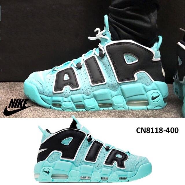 NIKE(ナイキ)のNIKE Air More Uptempo ナイキ メンズ　モアテン　水色UK9 メンズの靴/シューズ(スニーカー)の商品写真