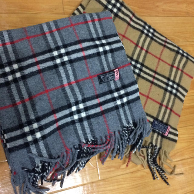 BURBERRY(バーバリー)のバーバリー ラムウールマフラー2枚 レディースのファッション小物(マフラー/ショール)の商品写真