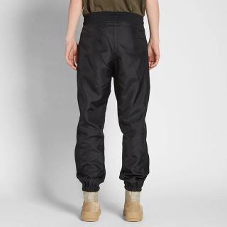 yeezy season nylon pants ナイロン パンツ 黒