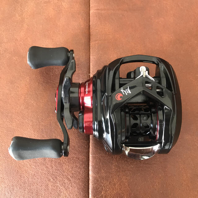 DAIWA(ダイワ)の【新品未使用】ダイワ　21月下美人AIR TW PEスペシャル8.5L（左巻き） スポーツ/アウトドアのフィッシング(リール)の商品写真