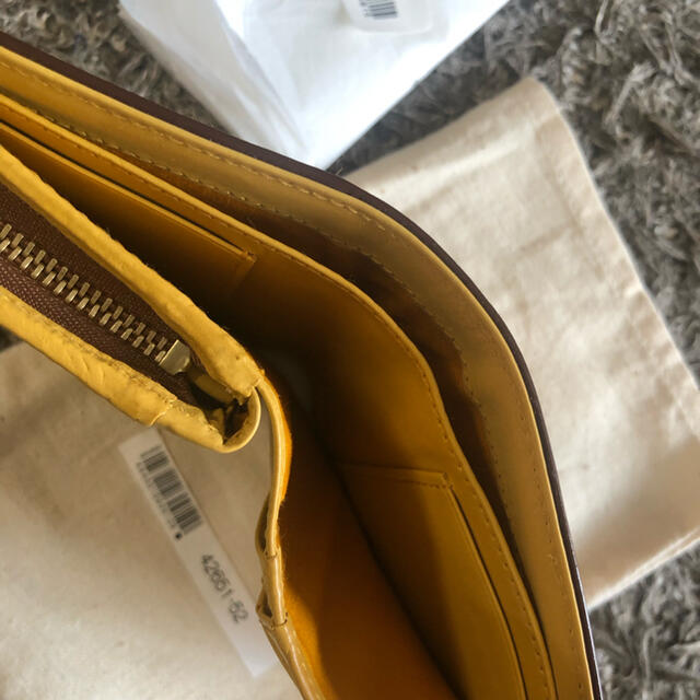 genten(ゲンテン)のgenten カプリスシリーズ2つ折り財布 レディースのファッション小物(財布)の商品写真