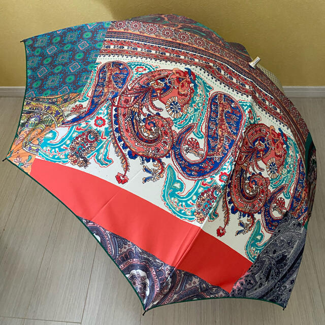 AURORA(アウロラ)の新品タグ付き、日本製オーロラ、ドローレドローレの折り畳み傘、グリーンのペイズリー レディースのファッション小物(傘)の商品写真