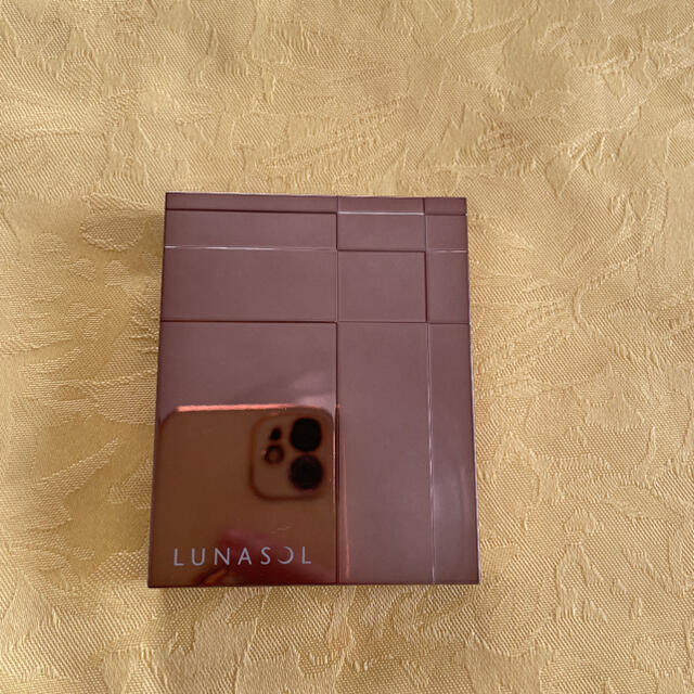 LUNASOL(ルナソル)のルナソル スリーディメンショナルアイズ 01 Natural Beige コスメ/美容のベースメイク/化粧品(アイシャドウ)の商品写真