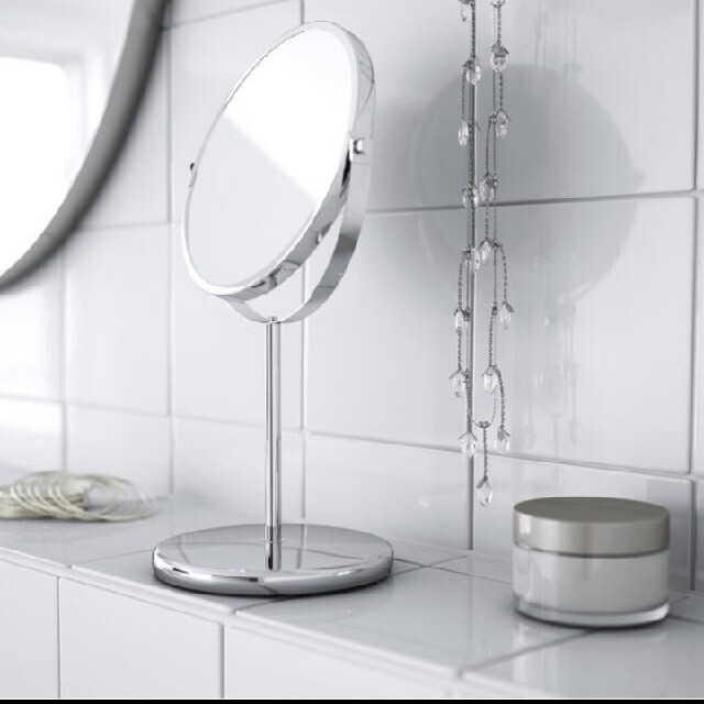 IKEA(イケア)のイケア　新品　卓上ミラー　両面鏡(防水仕様なので湿気の多い場所でも使用出来ます✨ インテリア/住まい/日用品のインテリア小物(卓上ミラー)の商品写真