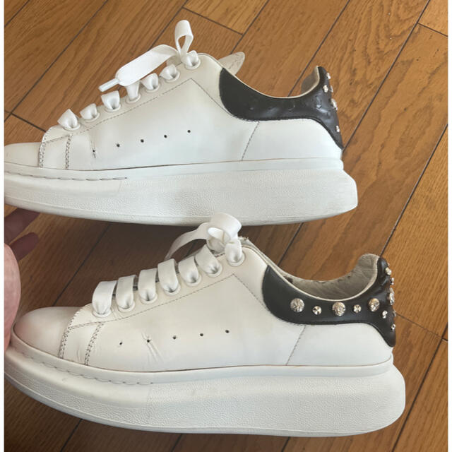 Alexander McQueen(アレキサンダーマックイーン)のアレキサンダーマックイーン　スタッズスニーカー レディースの靴/シューズ(スニーカー)の商品写真