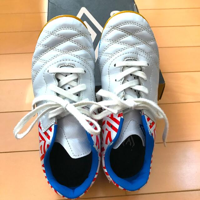 UMBRO(アンブロ)の体育館シューズ　umbro ２１センチ スポーツ/アウトドアのサッカー/フットサル(シューズ)の商品写真