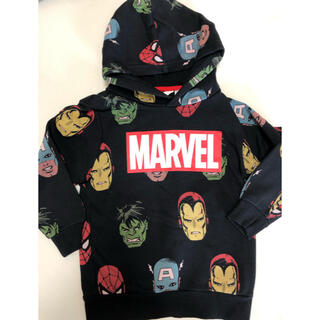 エイチアンドエム(H&M)のH&M  MARVEL  パーカー　黒　110くらい(ジャケット/上着)