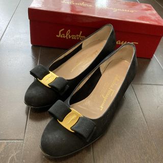 サルヴァトーレフェラガモ(Salvatore Ferragamo)のフェラガモ パンプス ヴァラ　ヌバック　23センチ(ハイヒール/パンプス)