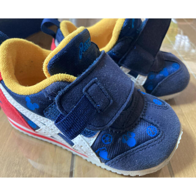 asics(アシックス)のasics×Disneyコラボスニーカー キッズ/ベビー/マタニティのベビー靴/シューズ(~14cm)(スニーカー)の商品写真