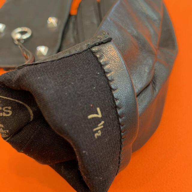 Hermes - ☆美品☆HERMES エルメス レザーグローブ 黒 メドール金具の