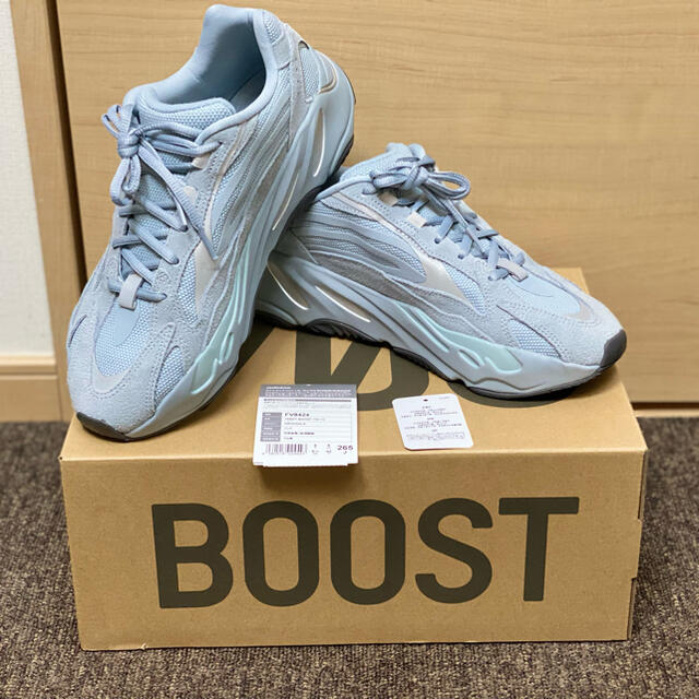 adidas Yeezyboost700