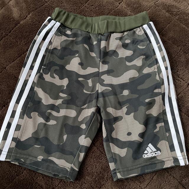 adidas(アディダス)のadidasキッズ用　ショートパンツ キッズ/ベビー/マタニティのキッズ服男の子用(90cm~)(パンツ/スパッツ)の商品写真