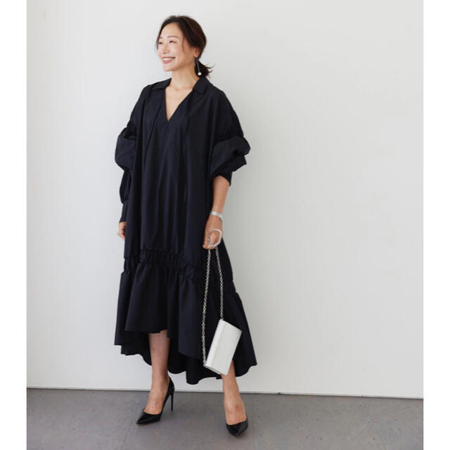 STRETCH TAFFETA GATHER DRESS  BLACK 黒沢祐子