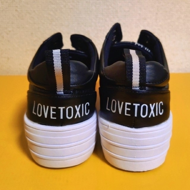 lovetoxic(ラブトキシック)のラブトキシック スニーカー キッズ/ベビー/マタニティのキッズ靴/シューズ(15cm~)(スニーカー)の商品写真