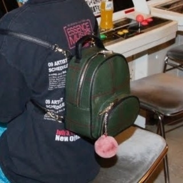 Lily Brown(リリーブラウン)のViVi付録❤️Lily Brown ポンポン付き 4wayファーミニバッグ レディースのバッグ(ショルダーバッグ)の商品写真