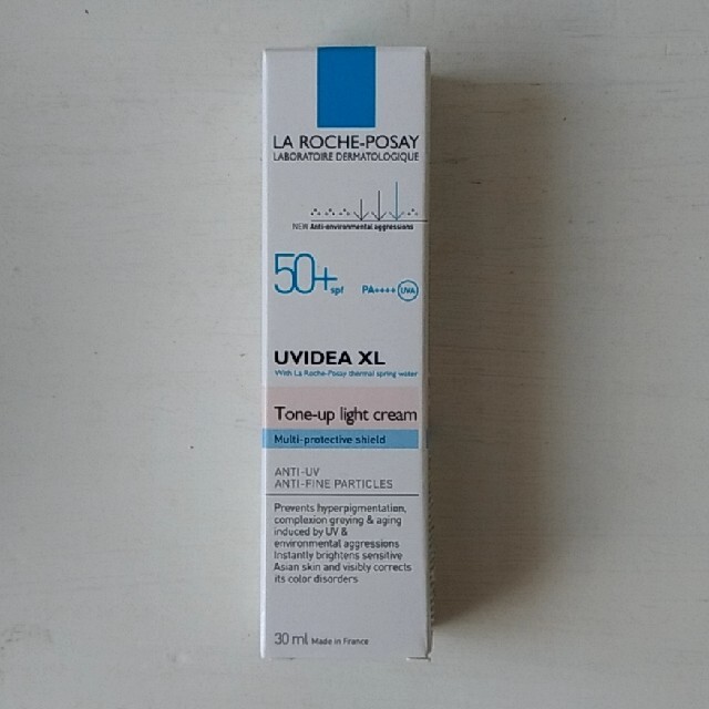 LA ROCHE-POSAY(ラロッシュポゼ)の新品　ラロッシュポゼ　トーンアップライト コスメ/美容のベースメイク/化粧品(化粧下地)の商品写真