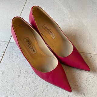 ジミーチュウ(JIMMY CHOO)のジミーチュウ　ピンク　パンプス(ハイヒール/パンプス)