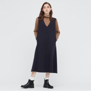 ユニクロ(UNIQLO)のユニクロ ブラッシュドジャージージャンパースカート ネイビー Mサイズ(ロングワンピース/マキシワンピース)