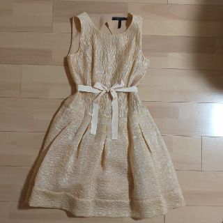 ビーシービージーマックスアズリア(BCBGMAXAZRIA)のBCBGMAXAZRIA ワンピース　ドレス(ひざ丈ワンピース)