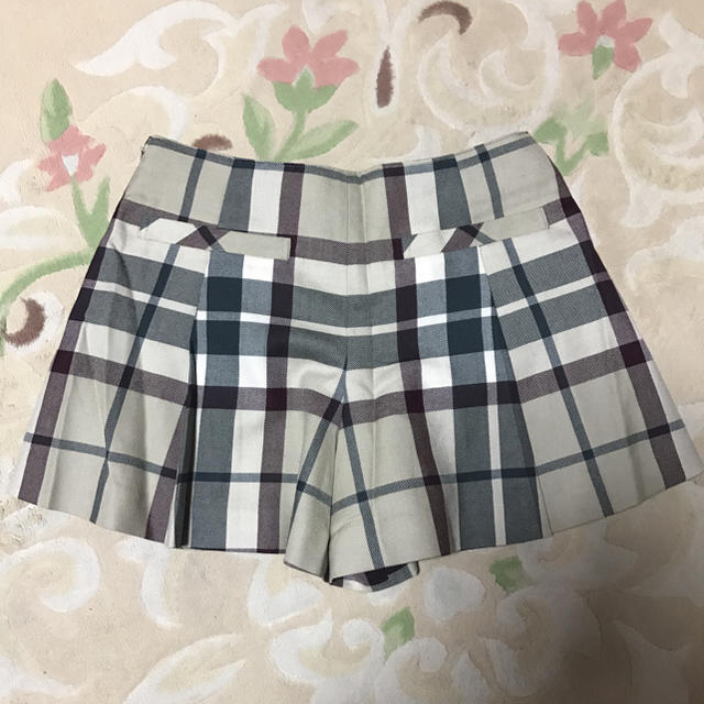 BURBERRY(バーバリー)のバーバリーブルーレーベル チェックショートパンツ 美品 レディースのパンツ(ショートパンツ)の商品写真