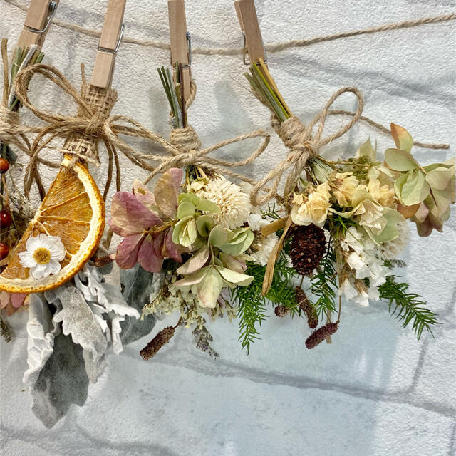 ドライフラワー スワッグ ガーランド❁497秋色 あじさい 白 オレンジ 花束 ハンドメイドのフラワー/ガーデン(ドライフラワー)の商品写真