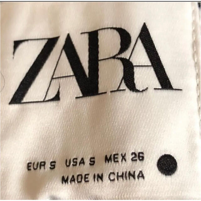 ZARA(ザラ)の【完売品】ZARAツイードジャケットグレーオーバーサイズビジュボタンＳサイズ レディースのジャケット/アウター(ノーカラージャケット)の商品写真