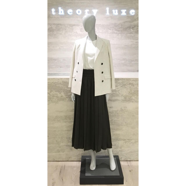 Theory luxe(セオリーリュクス)のTheory luxe 20ss プリーツロングスカート レディースのスカート(ロングスカート)の商品写真