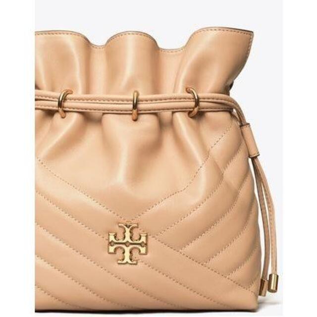 Tory Burch(トリーバーチ)の新品 匿名配送 トリーバーチ キラシェブロンミニ バケットバッグ レディースのバッグ(ハンドバッグ)の商品写真