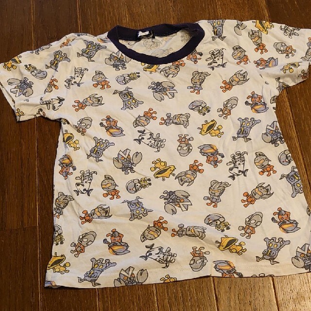 ウルトラマンプリントいっぱいＴシャツ　120 キッズ/ベビー/マタニティのキッズ服男の子用(90cm~)(Tシャツ/カットソー)の商品写真