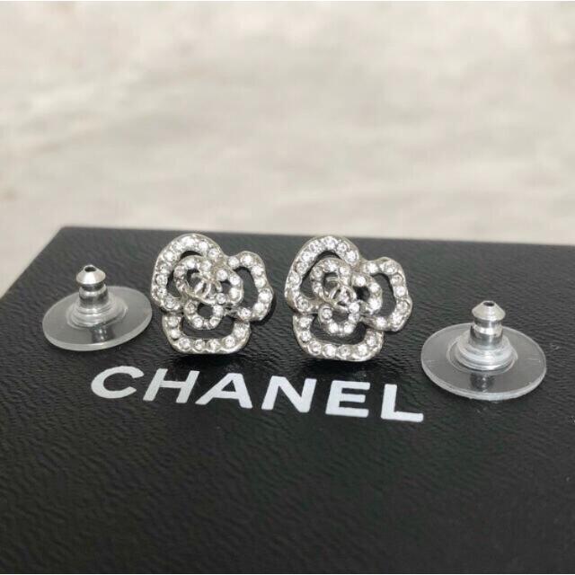 CHANEL ラインストーン　カメリア　ココ　ピアス