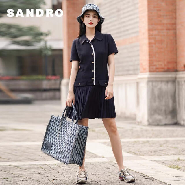 売れ済クリアランス ❤️Sandro2021新作　新品　紺ワンピース　綺麗上品