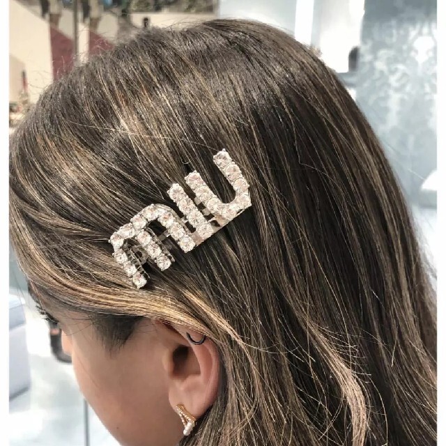 miumiu インポート ヘアアクセサリー ヘアクリップ バレッタ ヘアピンの通販 by KKK｜ラクマ