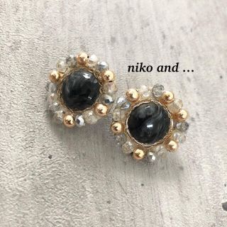 ニコアンド(niko and...)のお値下げ！niko and … ニコアンド ピアス 大ぶり ビジューピアス(ピアス)