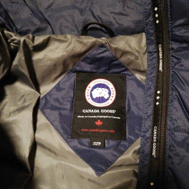 CANADA GOOSE(カナダグース)のカナダグース　ダウン　XSサイズ メンズのジャケット/アウター(ダウンジャケット)の商品写真