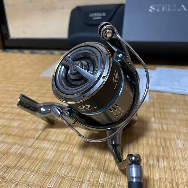 シマノ　ステラ　4000MHG オマケ付PE1.5号　約190M付　極美品 5