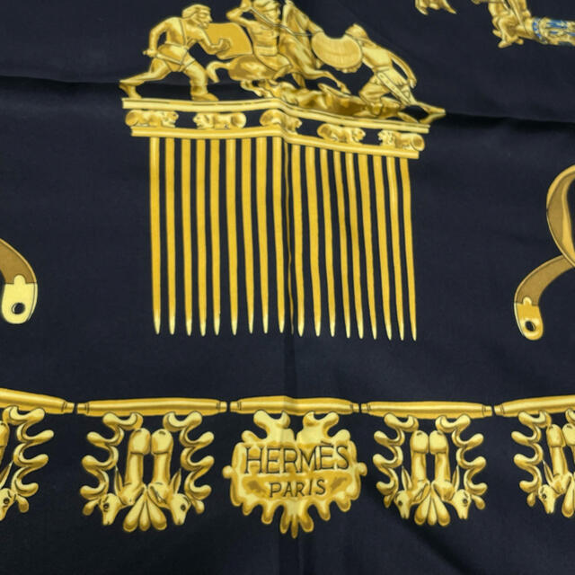 Hermes(エルメス)のエルメス  カレ90  黄金の騎士　スカーフ  黒　美品 ハンドメイドのファッション小物(スカーフ)の商品写真