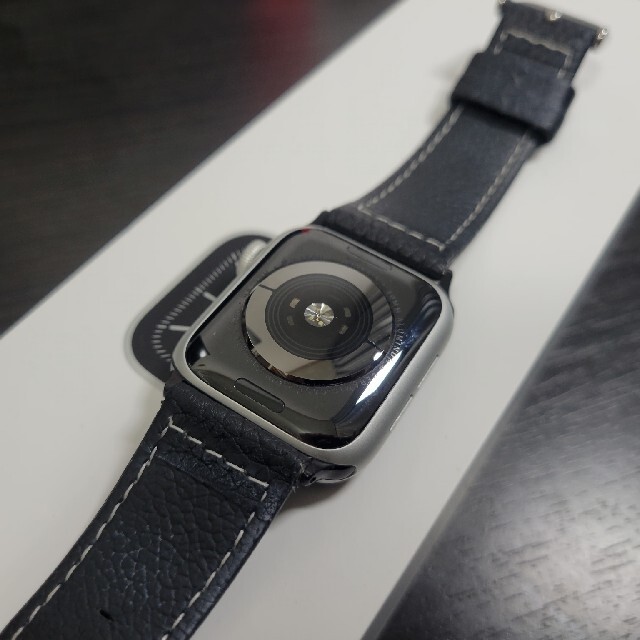 Apple Watch(アップルウォッチ)のApple Watch Series5 40mm スマホ/家電/カメラのスマートフォン/携帯電話(その他)の商品写真