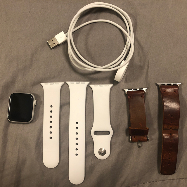 Apple Watch(アップルウォッチ)のapple watch Series5 GPS 40mm メンズの時計(腕時計(デジタル))の商品写真